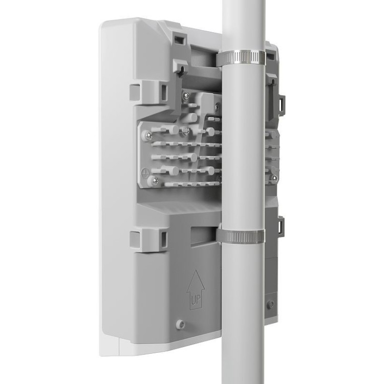 Switch gestionable Cloud Router para Exterior de 800MHz CPU, 256MB RAM, x16Gb PoE, x2 SFP+, RouterOS, Level 5