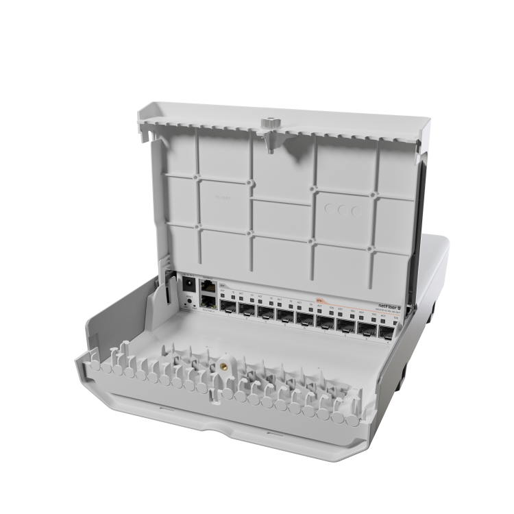 Cloud Router de Exterior, 800MHz CPU, 256MB RAM, x4 SFP+, x5 SFP, x1Gb, L5, RouterOS