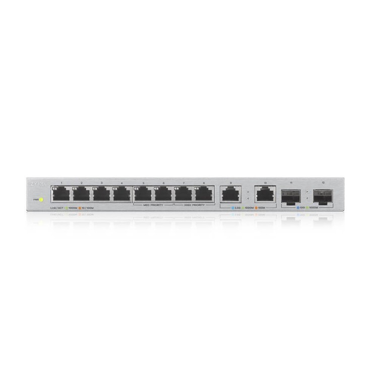 Switch de escritorio, no gestionable, de 5 puertos Gigabit, x2 puertos de 2.5Gb y x2 puertos SFP+. Escritorio/Rack