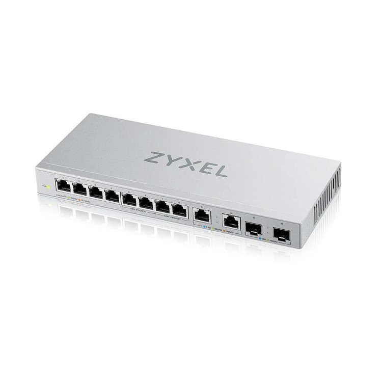 Switch de escritorio, no gestionable, de 5 puertos Gigabit, x2 puertos de 2.5Gb y x2 puertos SFP+. Escritorio/Rack