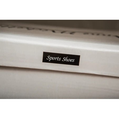 Cinta standard. Texto blanco sobre fondo negro. 12mm (8mts de largo)