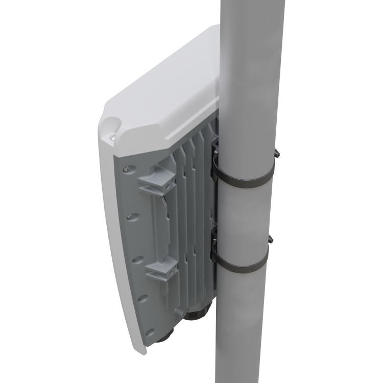 Cloud Router Switch, 1 Core, 650Mhz, 64Mb RAM, x1 10/100, x4 QSFP28, RouterOS / SwitchOS. L5