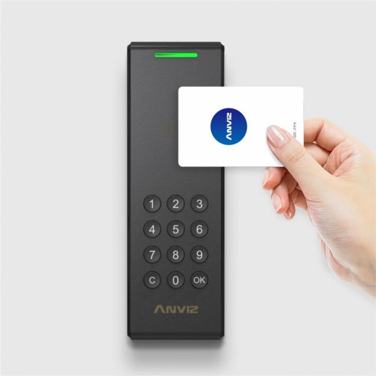 Control de acceso autónomo tarjeta EM/MF y PIN. Anviz C2KA