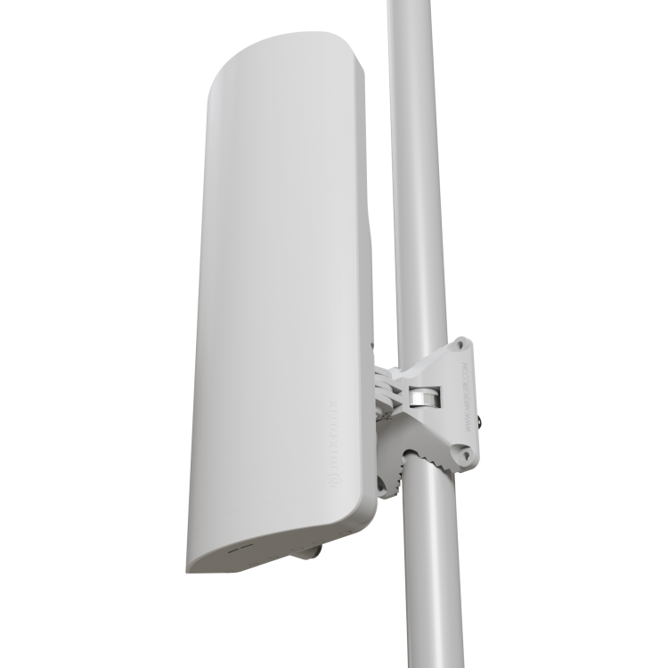 AP Wifi6 2.4/5GHz, 28dBm, 15dBi. Puerto Gb con POE-in, puerto SFP 2.5Gb, L4