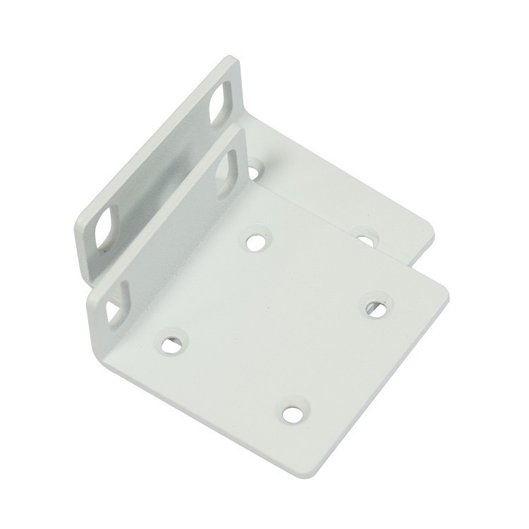 Cloud Core de 9 núcleos, 1,2 Ghz, 2Gb RAM, x7 Gb, x1 combo (SFP/RJ45), x1 SFP+, RouterOS, L6. Rack